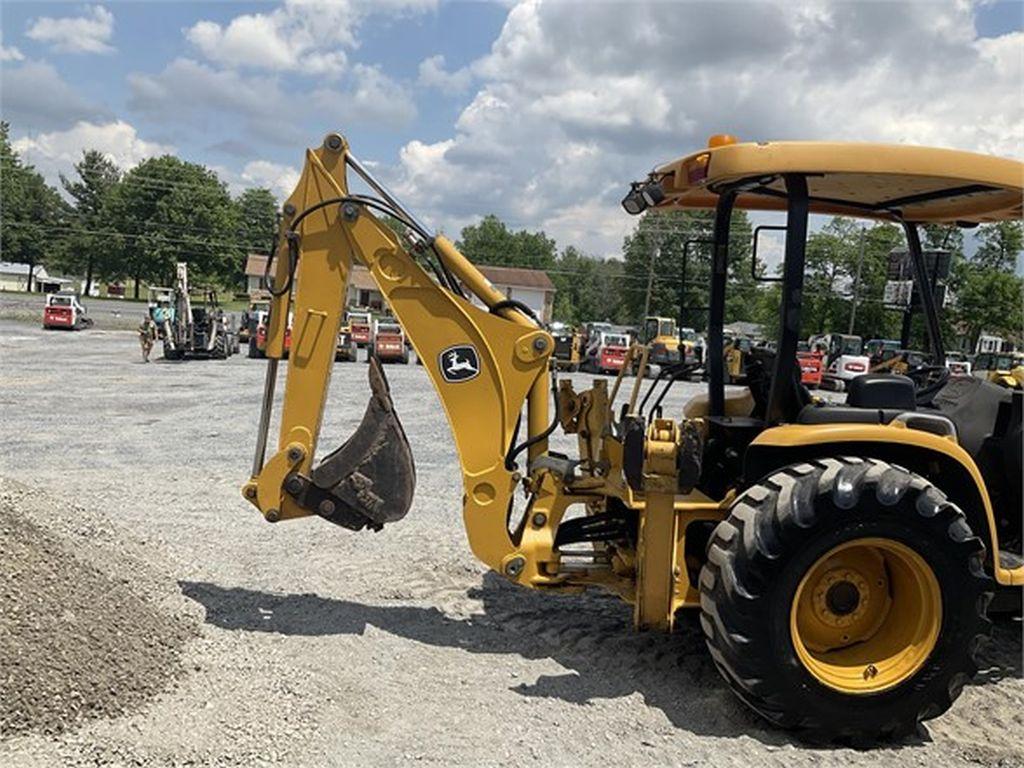 2004 DEERE 110 LOADER BACKHOE