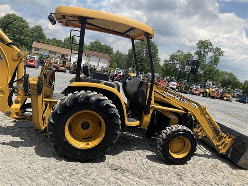 2004 DEERE 110 LOADER BACKHOE