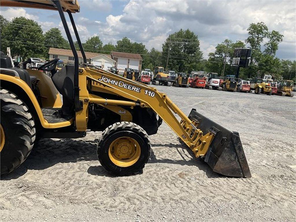 2004 DEERE 110 LOADER BACKHOE
