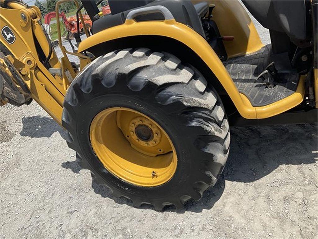 2004 DEERE 110 LOADER BACKHOE