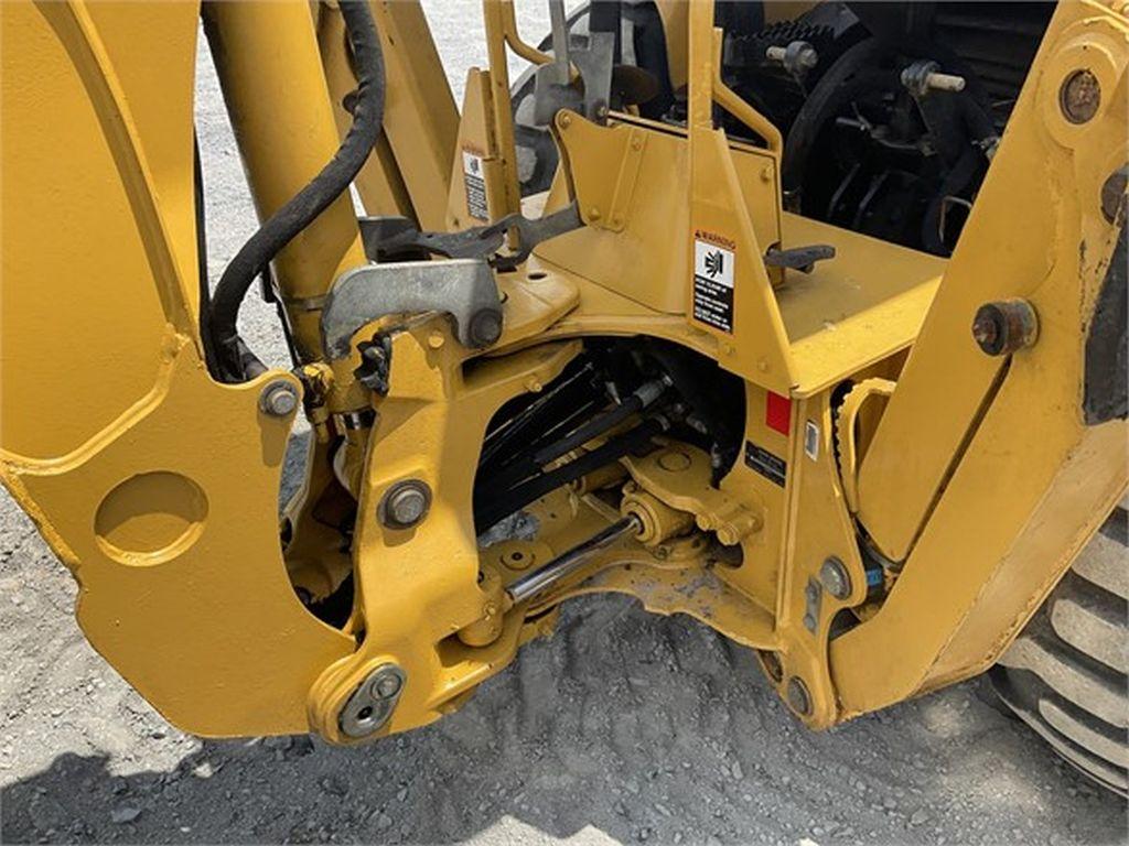 2004 DEERE 110 LOADER BACKHOE
