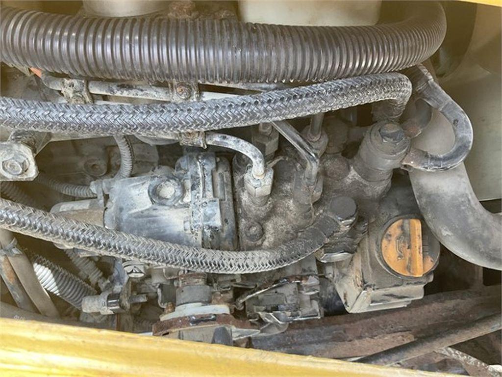 2004 DEERE 110 LOADER BACKHOE