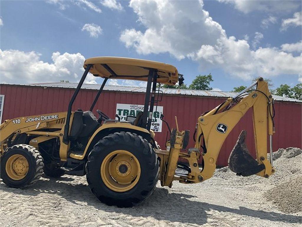 2004 DEERE 110 LOADER BACKHOE