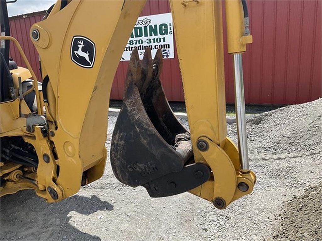 2004 DEERE 110 LOADER BACKHOE