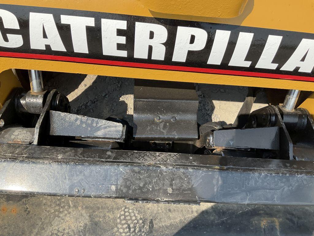 2011 CATERPILLAR 279C SKID STEER LOADER