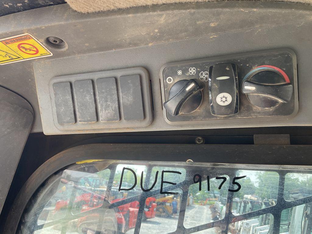 2011 CATERPILLAR 279C SKID STEER LOADER
