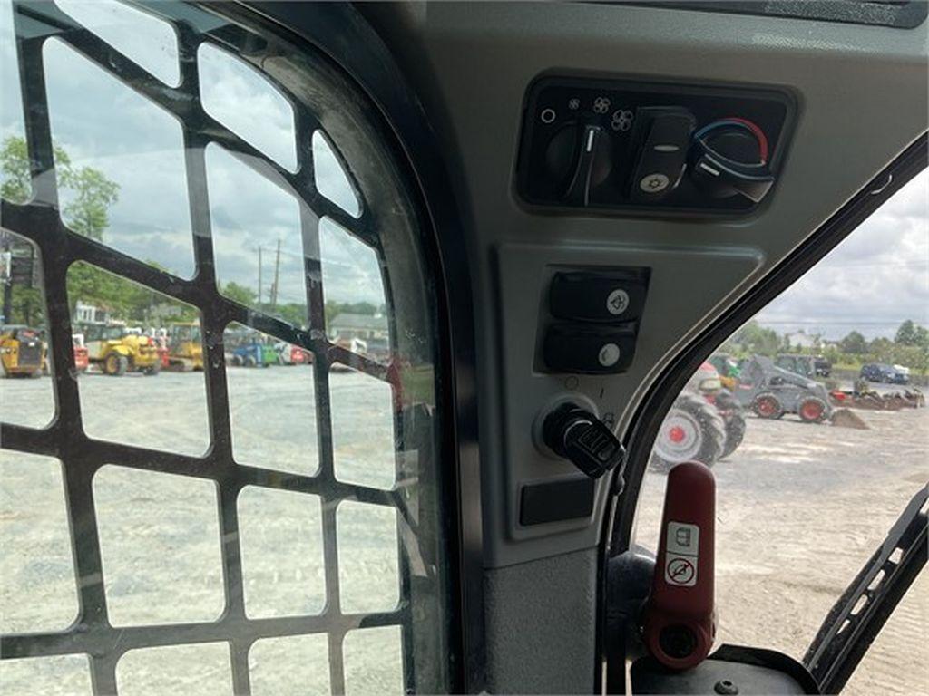 2015 CATERPILLAR 246D SKID STEER LOADER