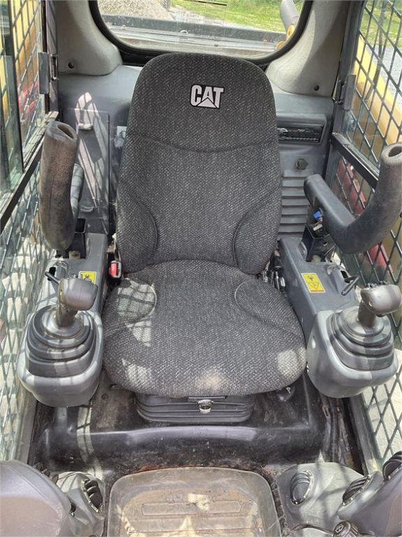 2015 CATERPILLAR 246D SKID STEER LOADER