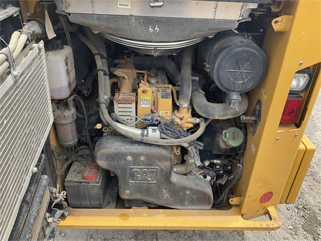 2015 CATERPILLAR 246D SKID STEER LOADER