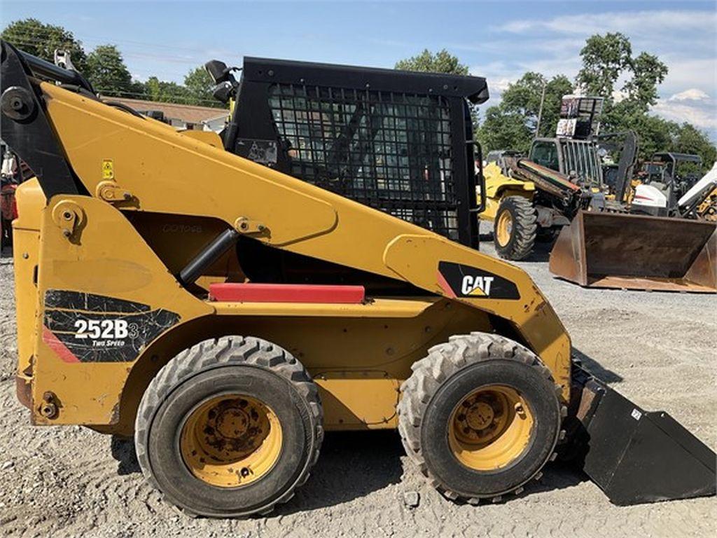 2012 CATERPILLAR 252B3 SKID STEER LOADER