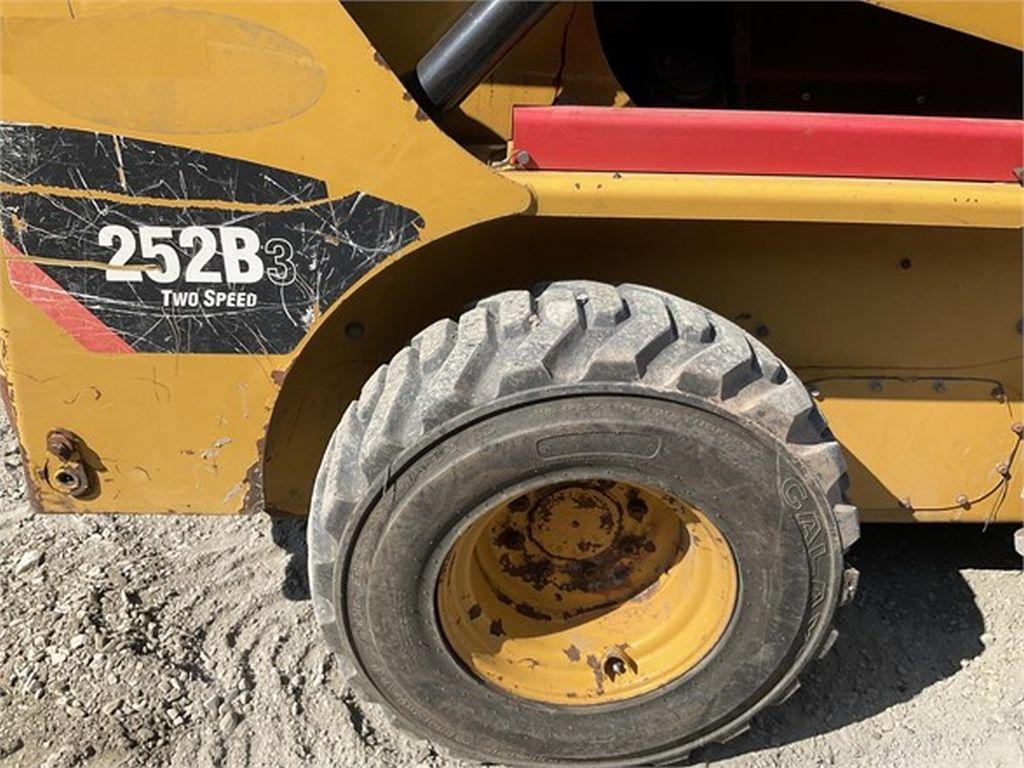 2012 CATERPILLAR 252B3 SKID STEER LOADER