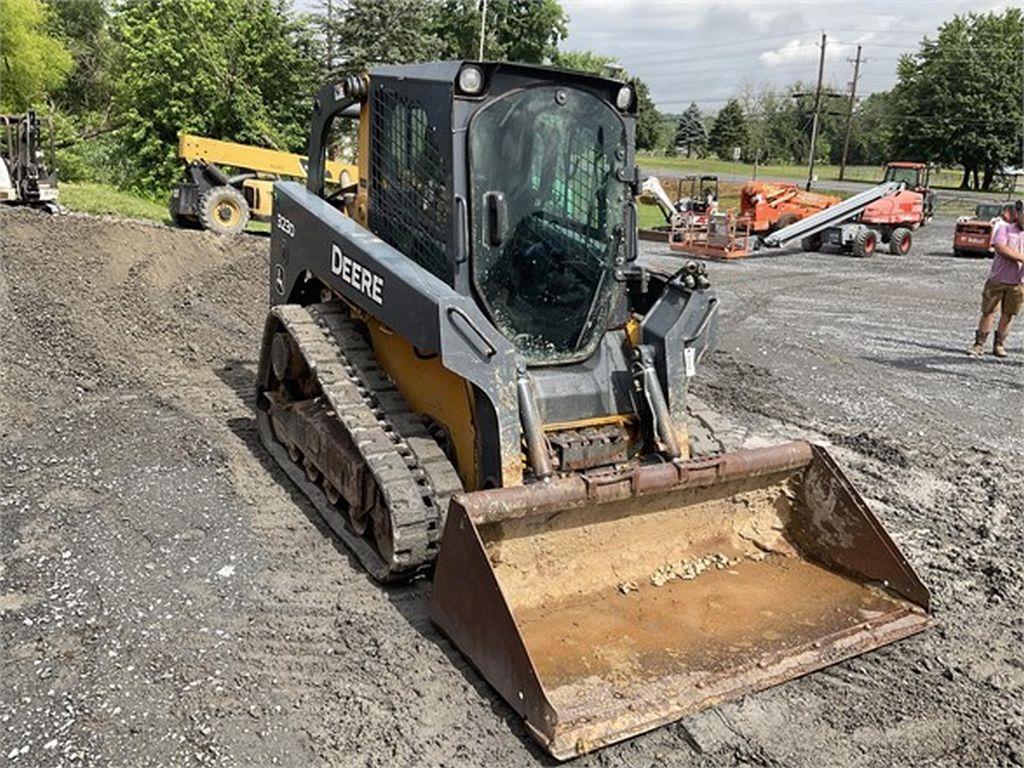 2013 DEERE 323D SKID STEER LOADER