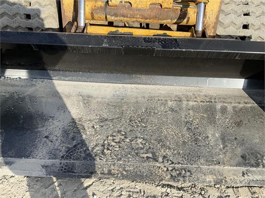 2005 DEERE CT332 SKID STEER LOADER