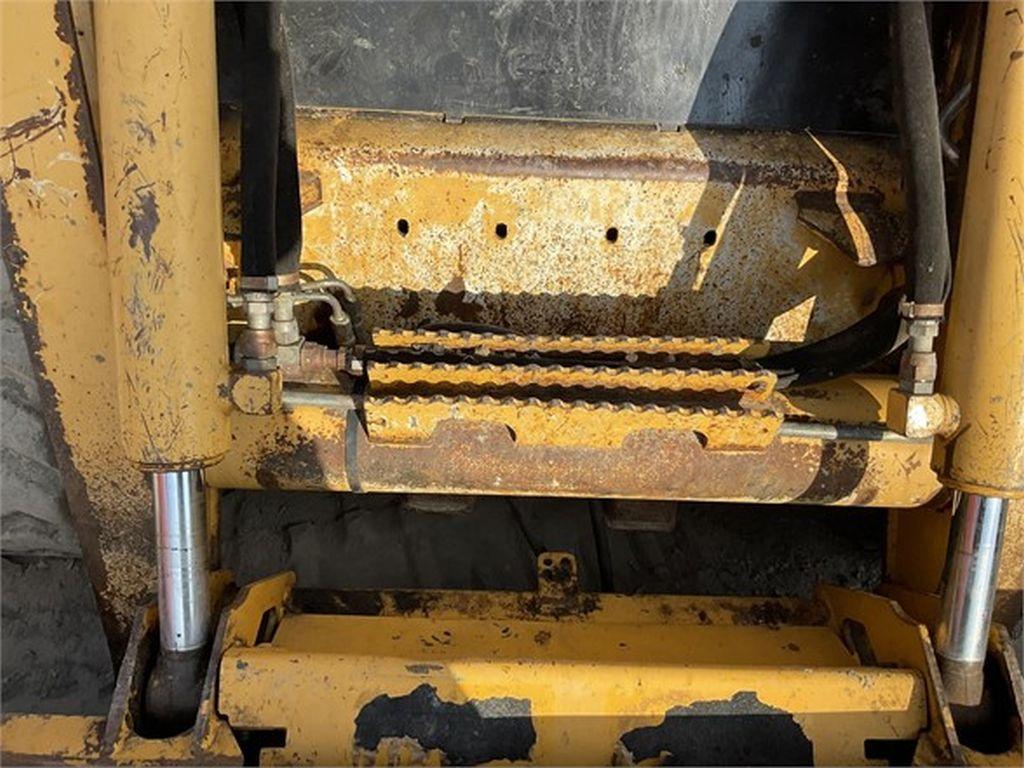 2005 DEERE CT332 SKID STEER LOADER