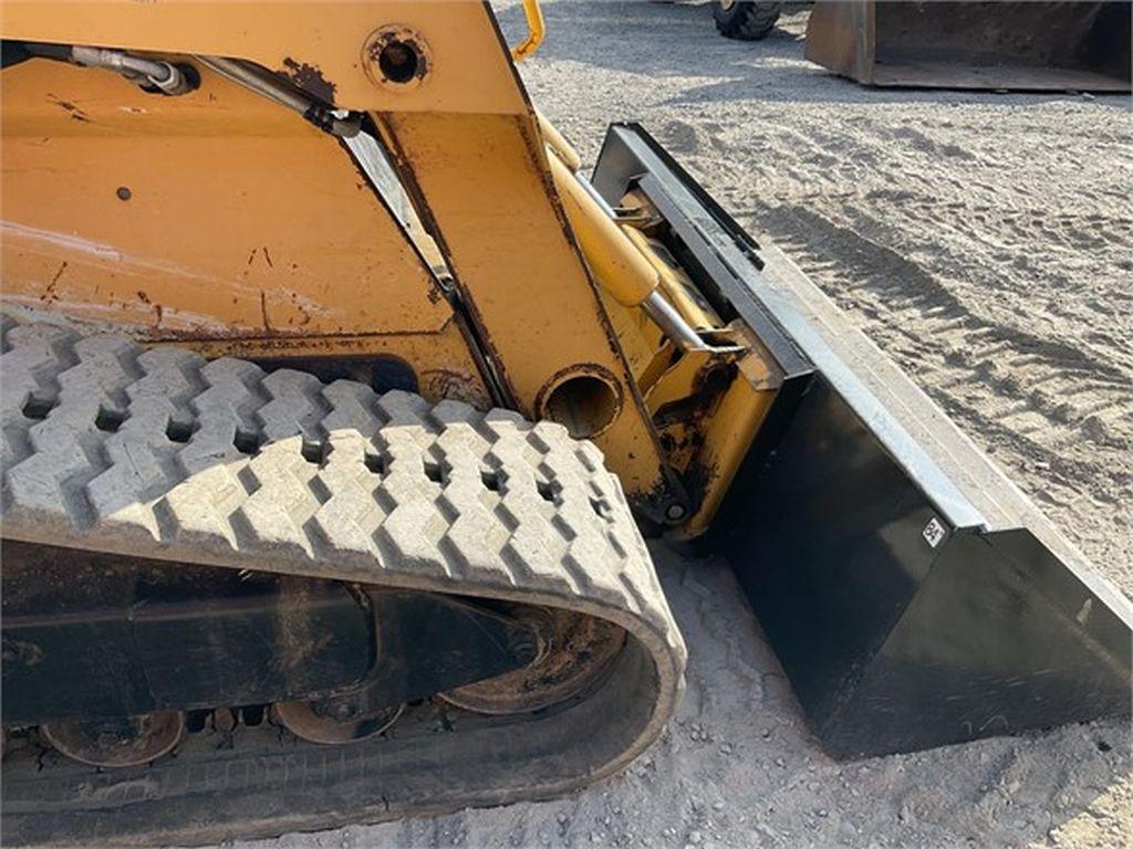 2005 DEERE CT332 SKID STEER LOADER