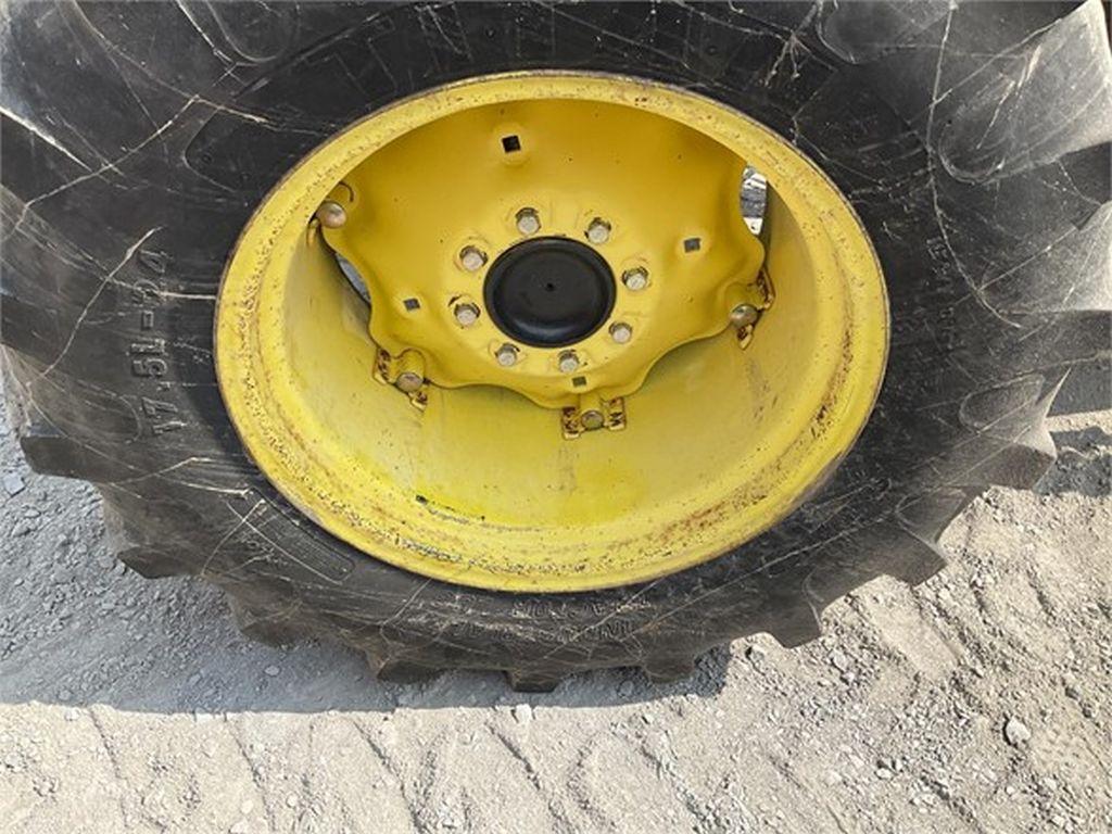 2010 JOHN DEERE 4520 FARM TRACTOR