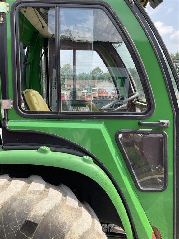 2010 JOHN DEERE 4520 FARM TRACTOR