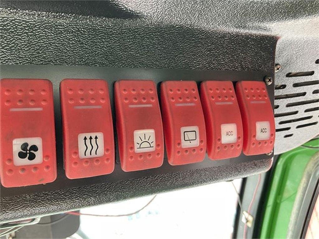 2010 JOHN DEERE 4520 FARM TRACTOR