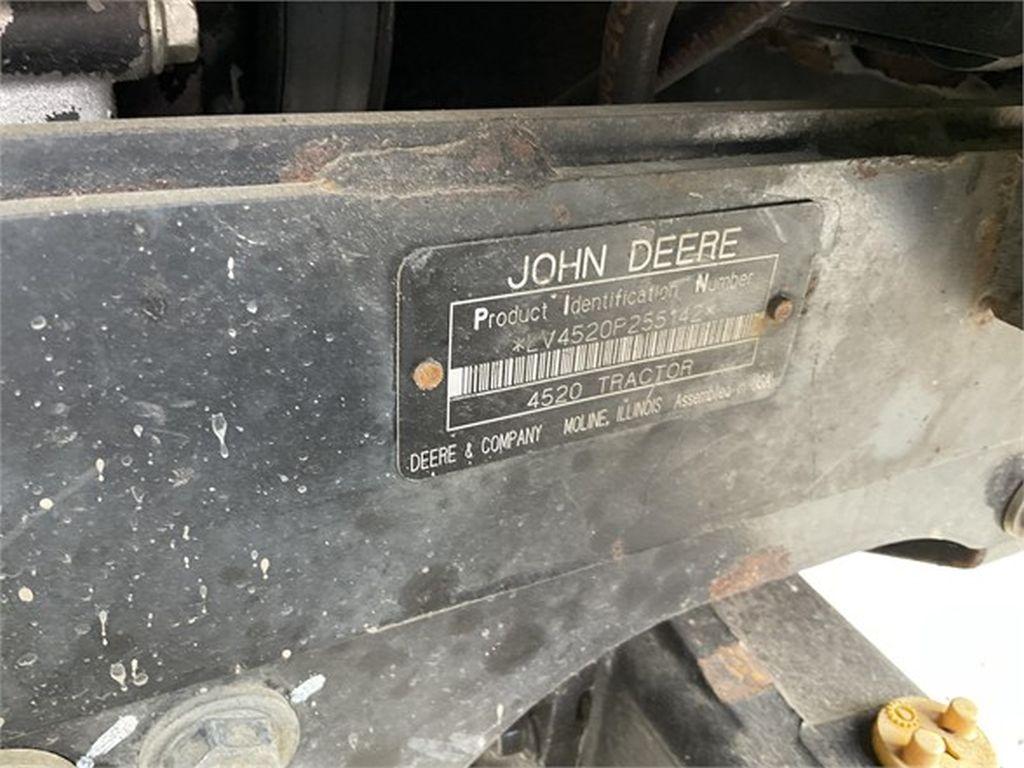 2010 JOHN DEERE 4520 FARM TRACTOR