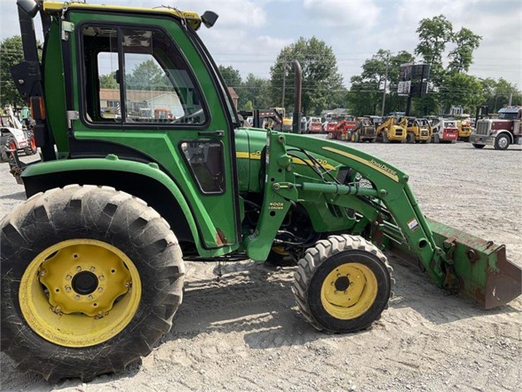 2010 JOHN DEERE 4520 FARM TRACTOR