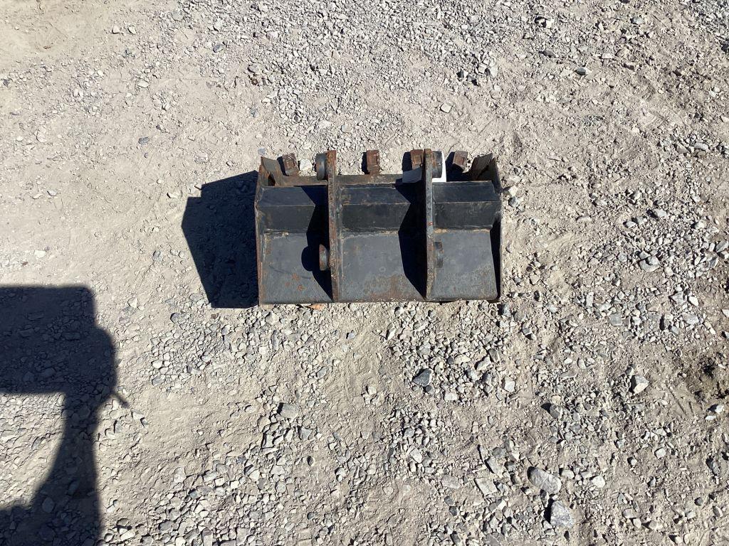 KUBOTA K7865A 12" PIN ON BUCKET
