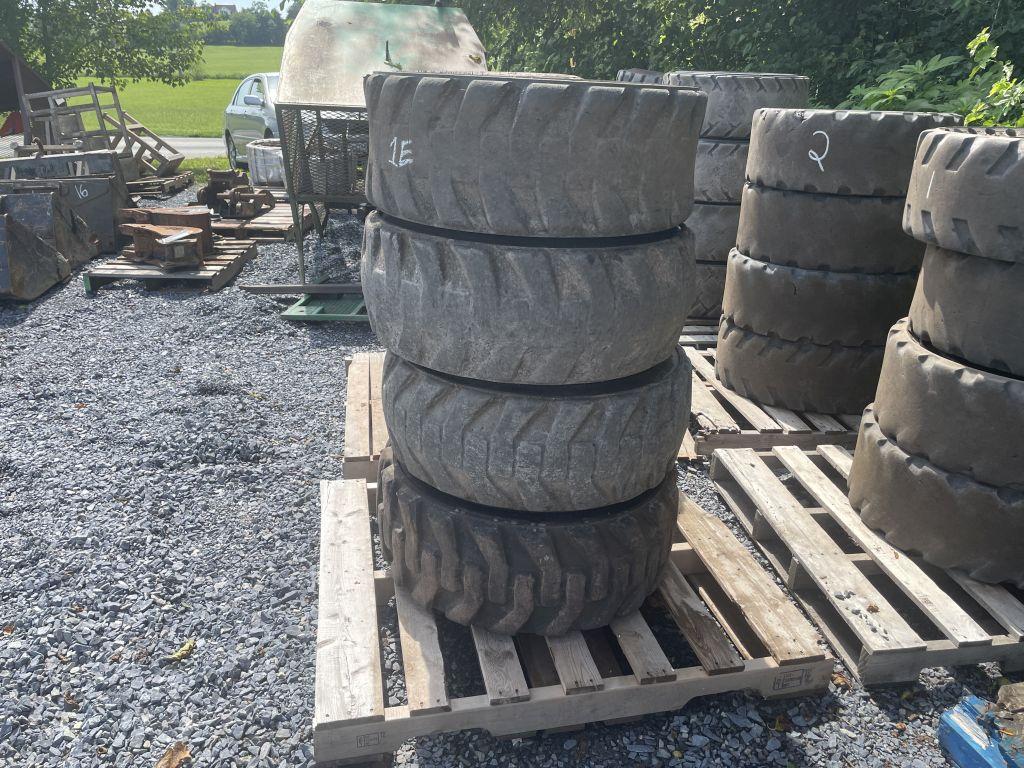 12-16.5 TIRES ON BOBCAT WHEELS