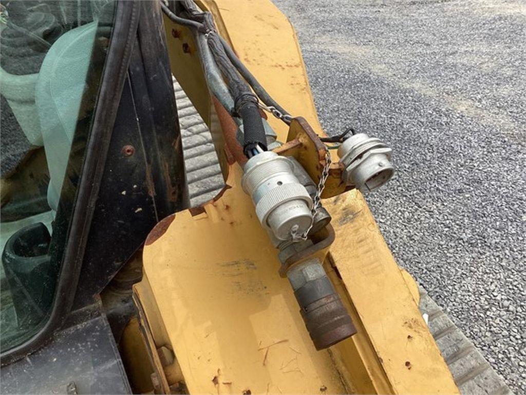 2010 CATERPILLAR 277C SKID STEER LOADER