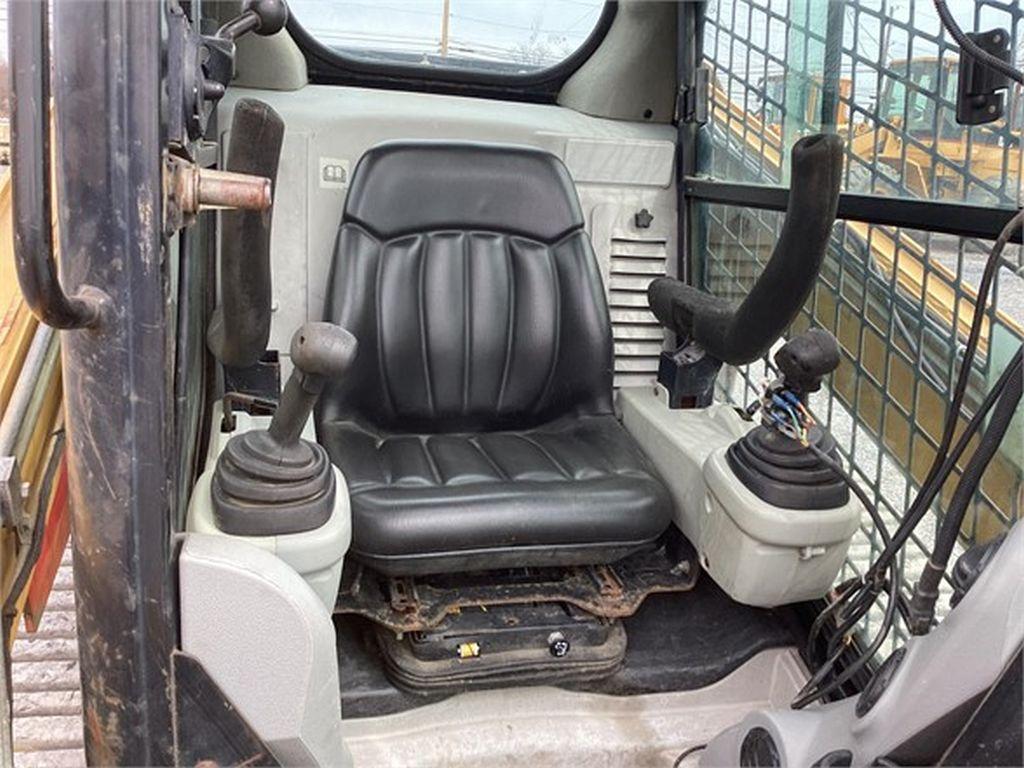 2010 CATERPILLAR 277C SKID STEER LOADER