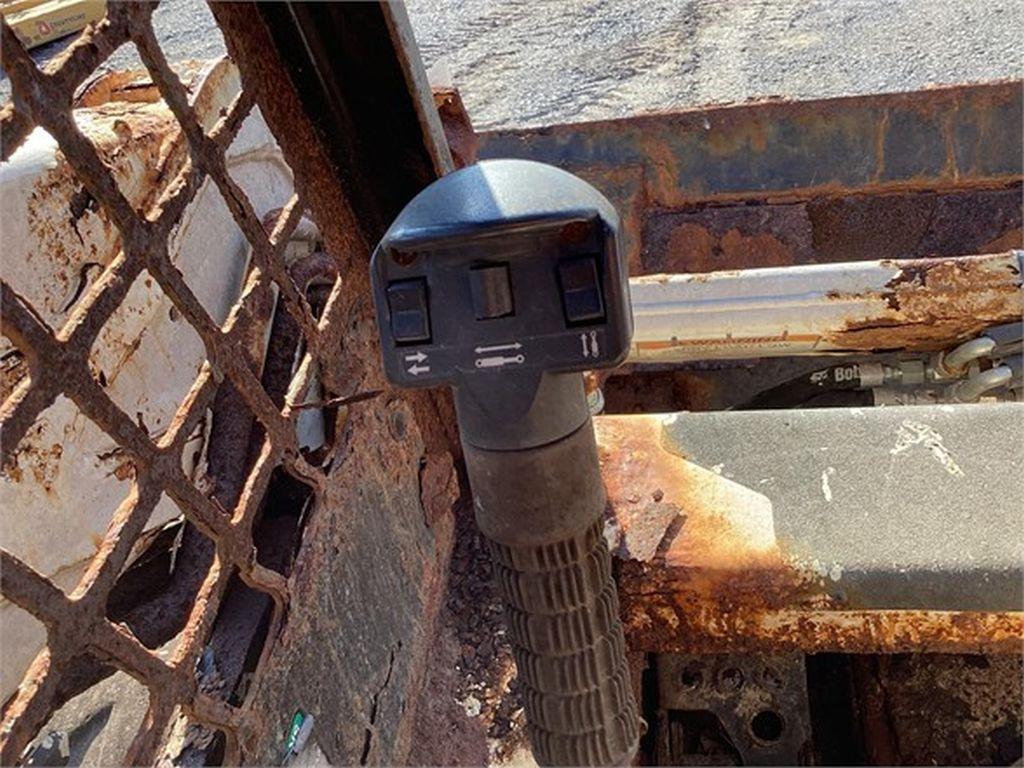 2011 BOBCAT S205 SKID STEER LOADER