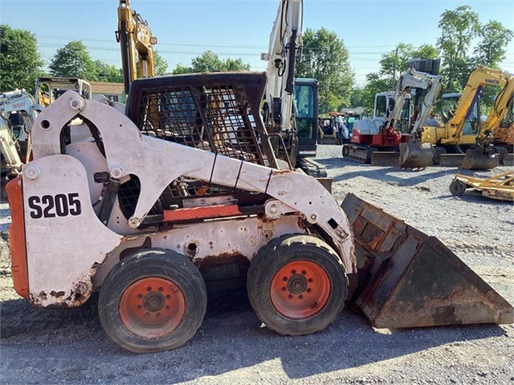 2011 BOBCAT S205 SKID STEER LOADER