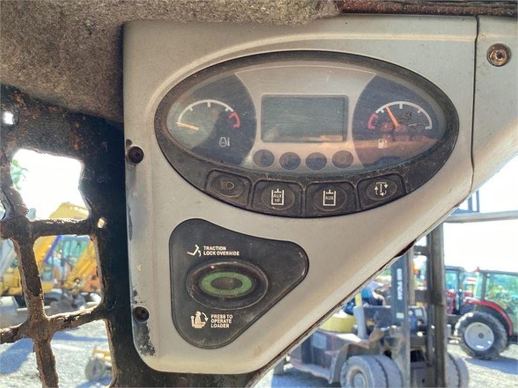 2011 BOBCAT S205 SKID STEER LOADER