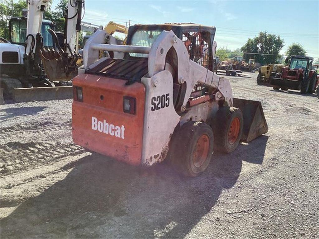 2011 BOBCAT S205 SKID STEER LOADER