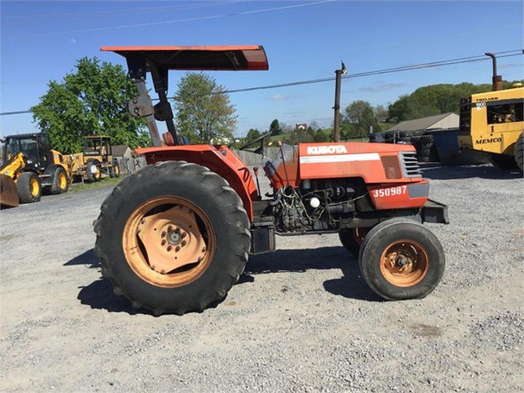 2002 KUBOTA M6800 TRACTOR