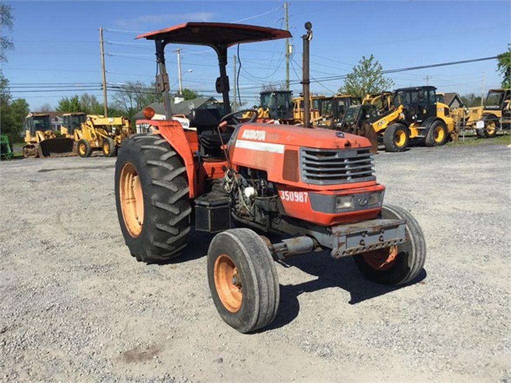 2002 KUBOTA M6800 TRACTOR