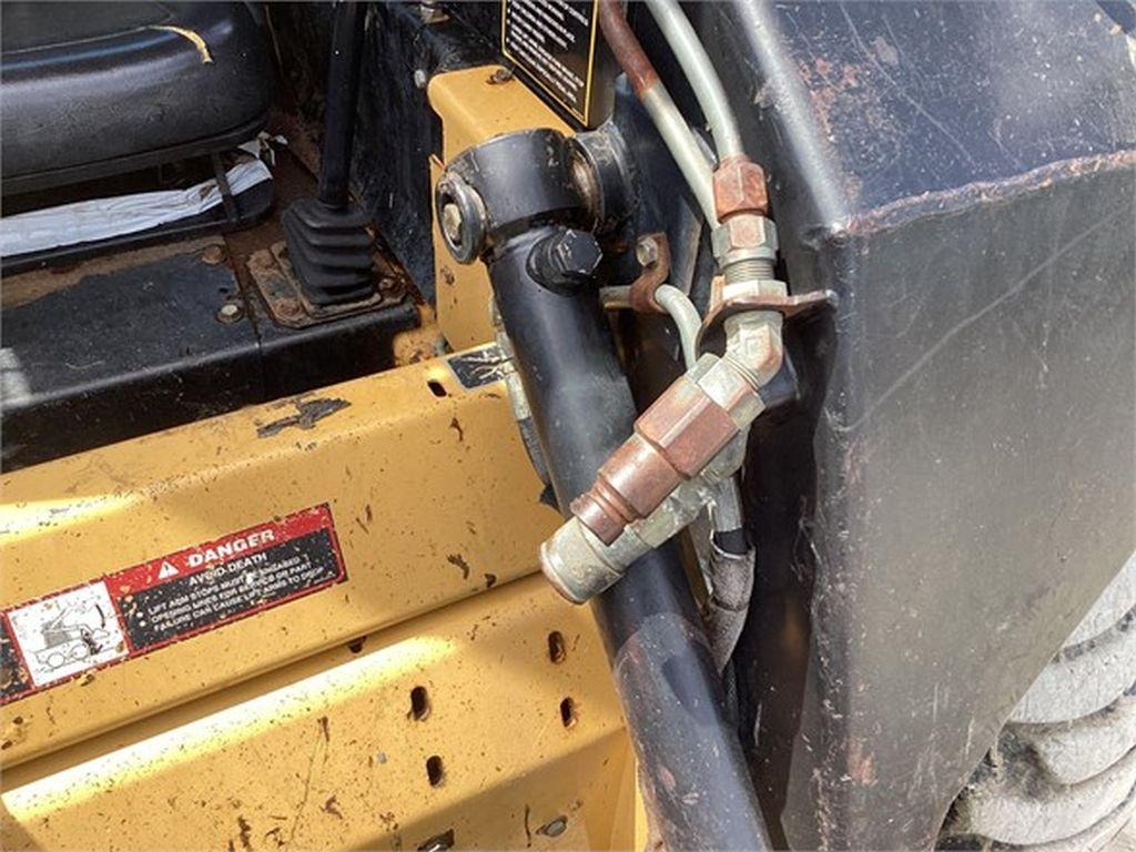 1996 NEW HOLLAND LX485 SKID STEER LOADER