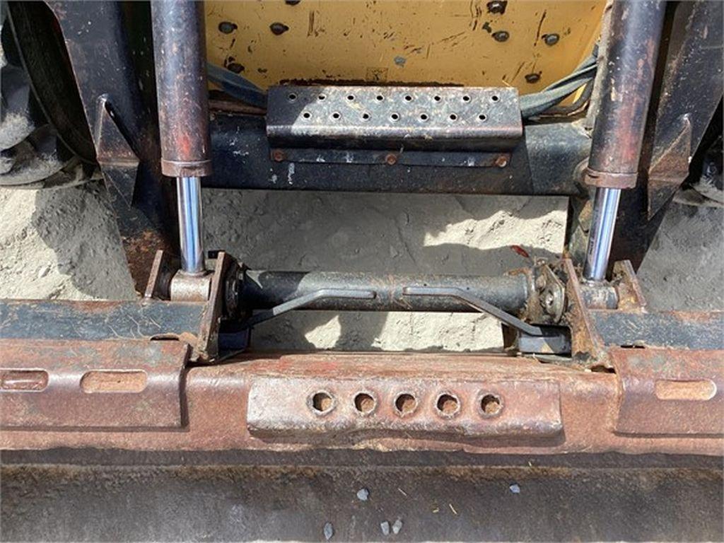 1996 NEW HOLLAND LX485 SKID STEER LOADER
