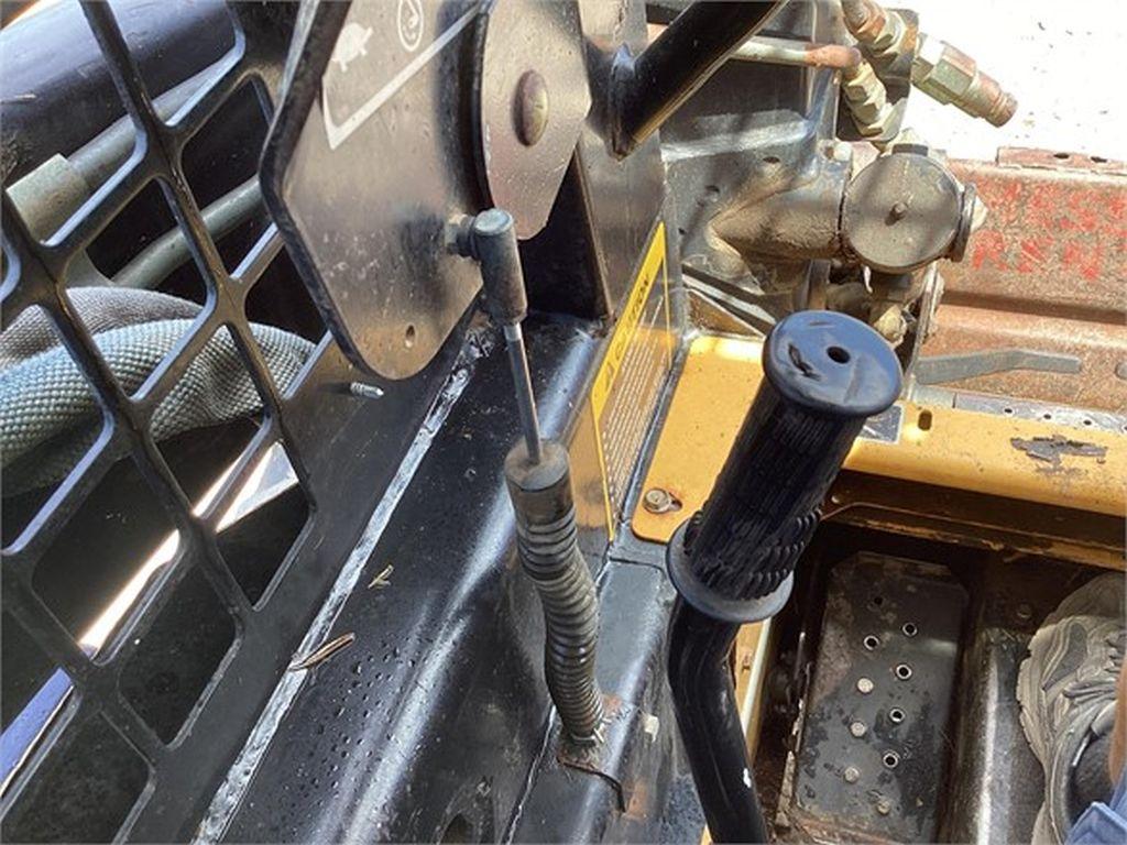 1996 NEW HOLLAND LX485 SKID STEER LOADER