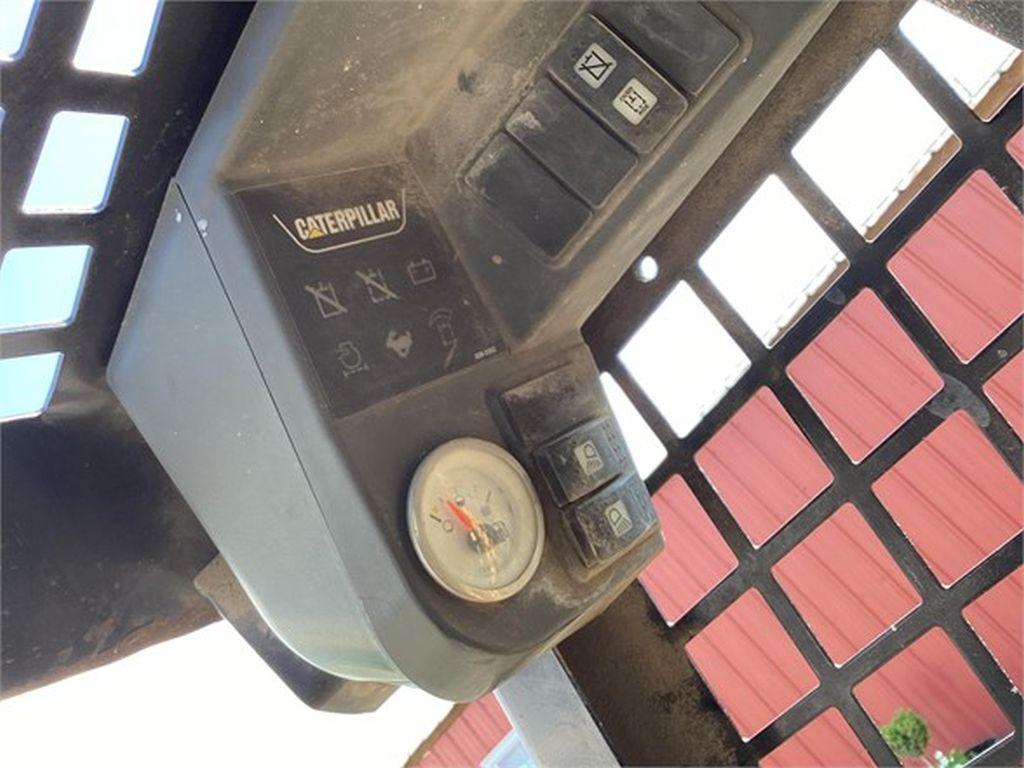 2012 CATERPILLAR 242B3 SKID STEER LOADER