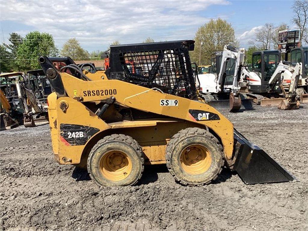 2012 CATERPILLAR 242B3 SKID STEER LOADER