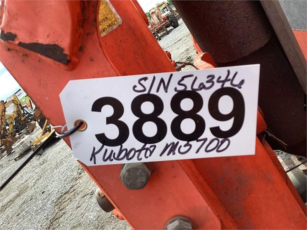 2001 KUBOTA M5700 TRACTOR