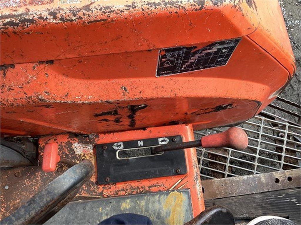 2001 KUBOTA M5700 TRACTOR