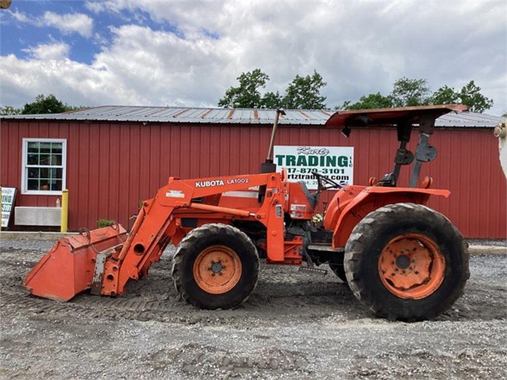 2001 KUBOTA M5700 TRACTOR