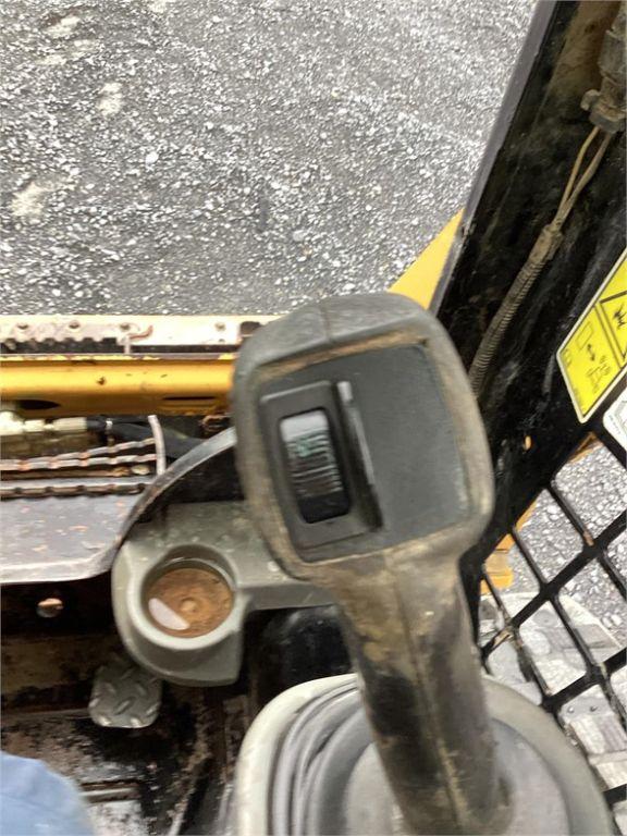 2016 CATERPILLAR 239D SKID STEER LOADER