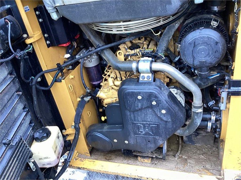 2016 CATERPILLAR 239D SKID STEER LOADER