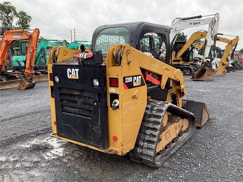 2016 CATERPILLAR 239D SKID STEER LOADER