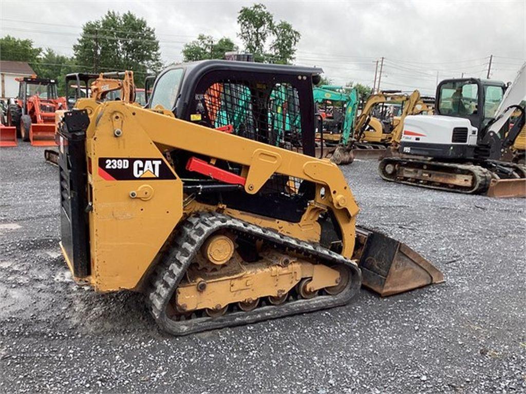 2016 CATERPILLAR 239D SKID STEER LOADER