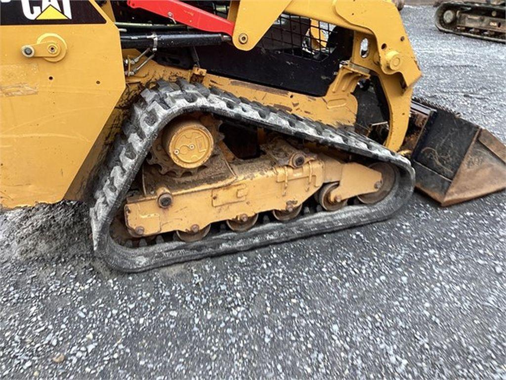 2016 CATERPILLAR 239D SKID STEER LOADER
