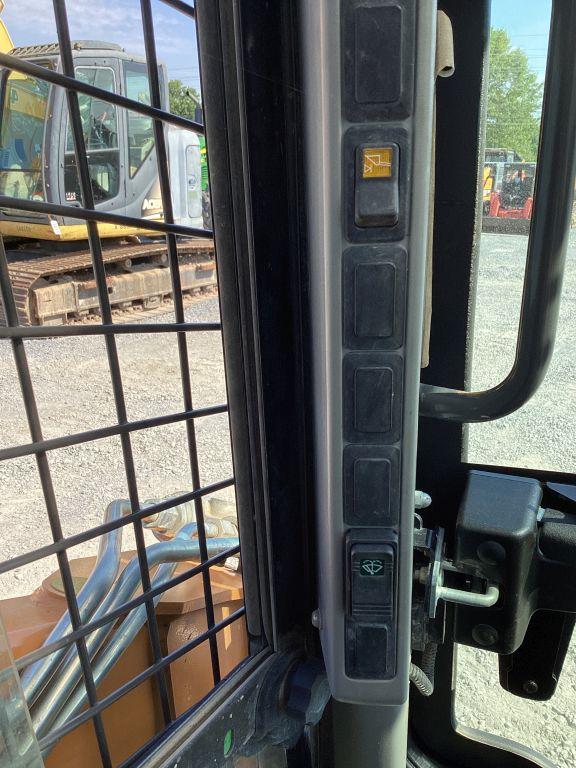 2017 CASE SV250 SKID STEER LOADER