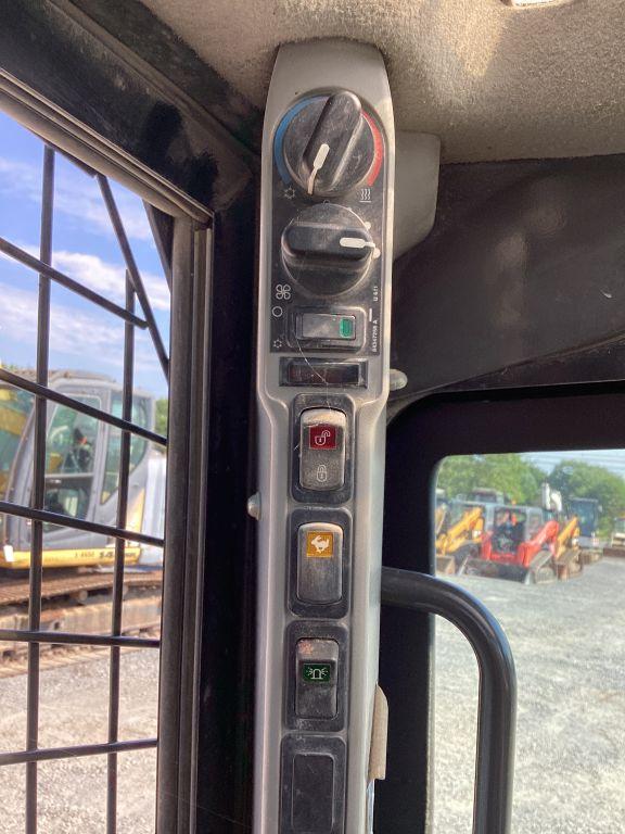 2017 CASE SV250 SKID STEER LOADER