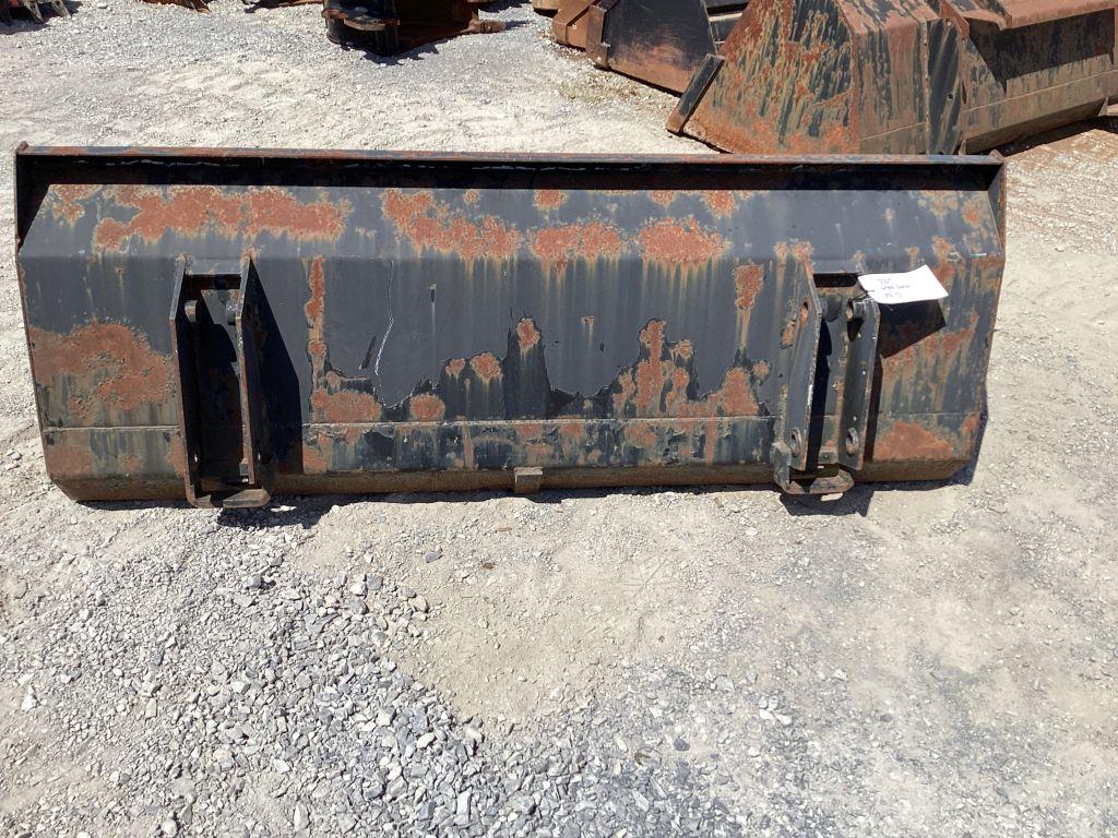 NEW HOLLAND 72" PIN ON BUCKET